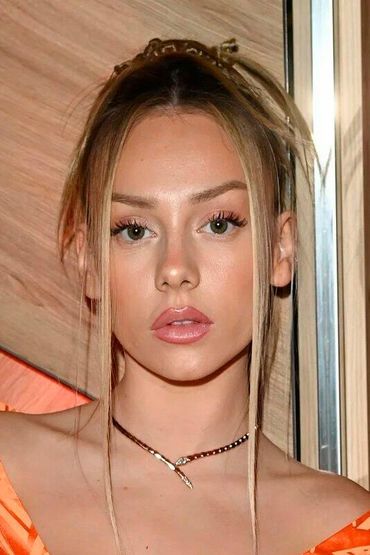 Эстер Экспосито