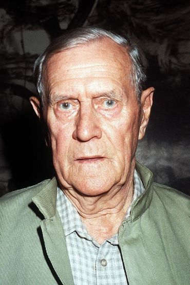 Патрик Уайт