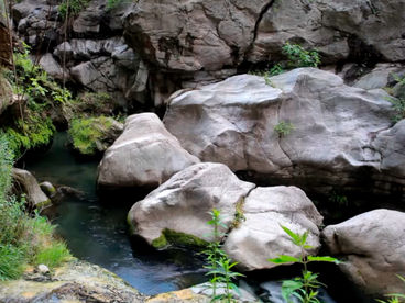 Пещера у реки Воротан