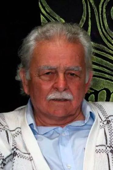 Искандер Хамраев