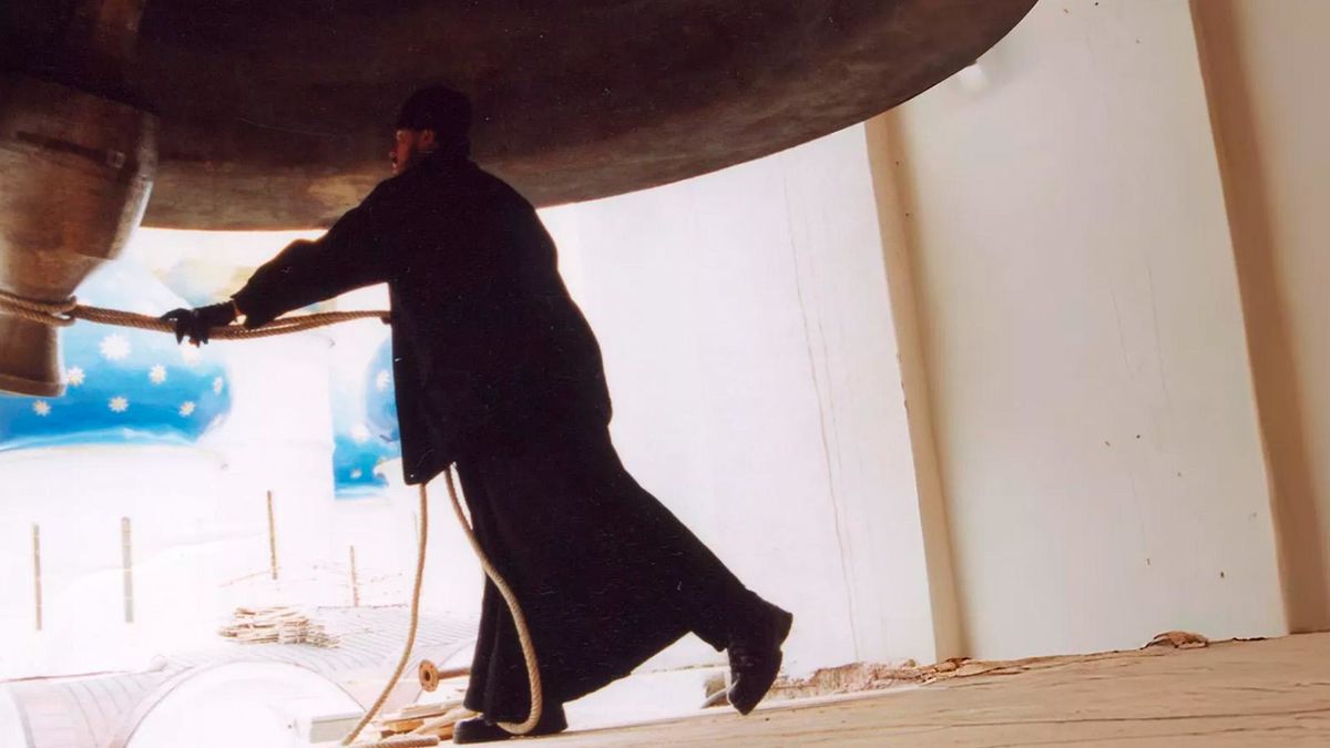 Лёша из Лавры. Погребающий странных