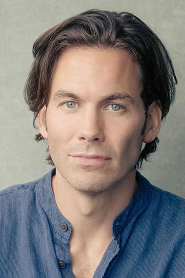 Алекс Миллс