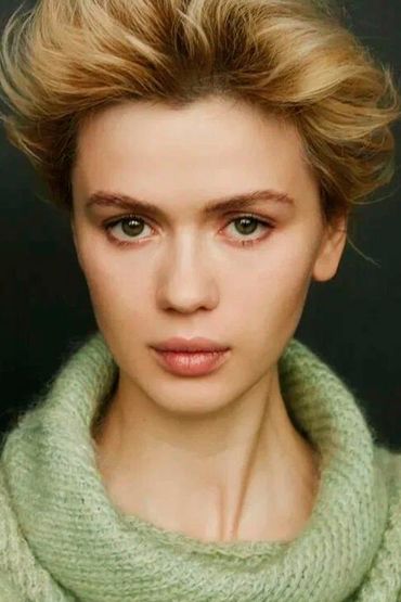Анна Богомолова