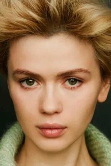 Анна Богомолова