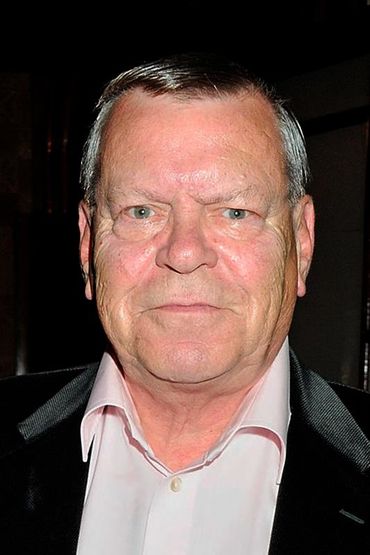 Уоррен Кларк