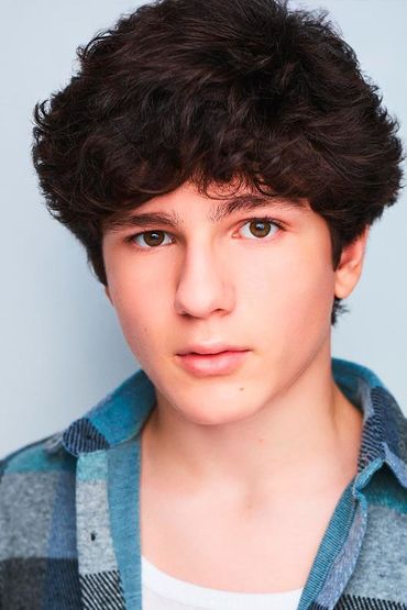 Захари Эрнандес