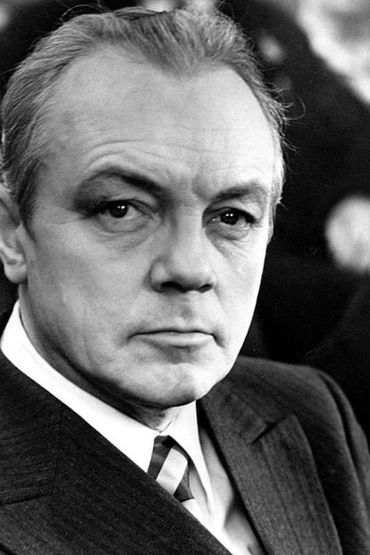 Кирилл Лавров