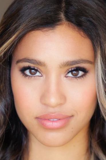 Кара Ройстер