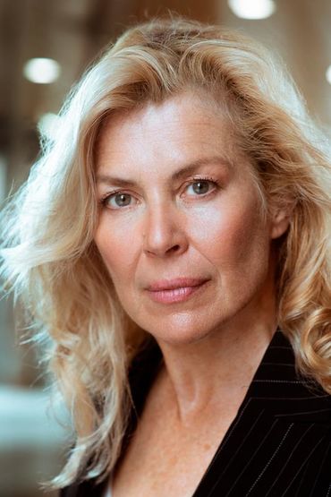 Холли Барнард