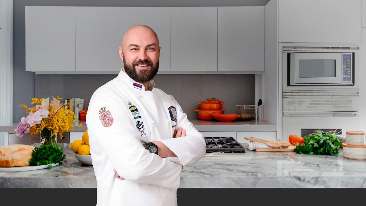 Шеф-повар Денис Ермолаев