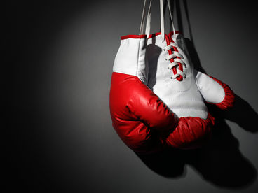 6-раундовый бой в первом среднем весе (до 69,9 кг). Вазир Тамоян (Россия) - Евгений Никитин (Россия) 6-раундовый бой в первом среднем весе (до 69,9 кг). Вазир Тамоян (Россия) - Евгений Никитин (Россия)