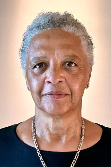 Анджела Брюс